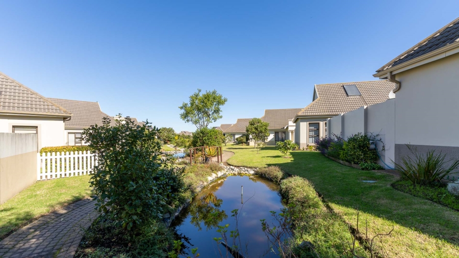 2 Bedroom Property for Sale in Blue Mountain Village Western Cape
